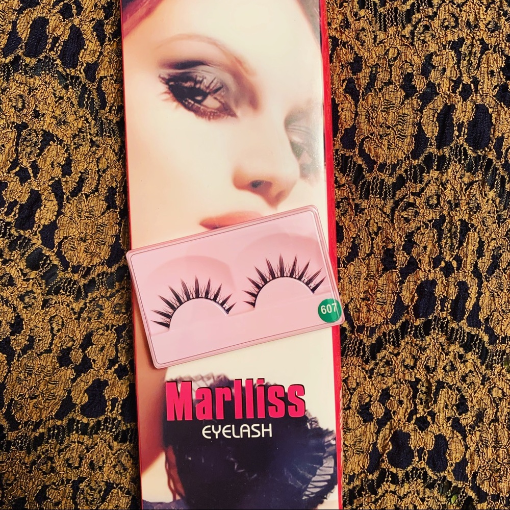 20 pairs of synthetic eyelashes
